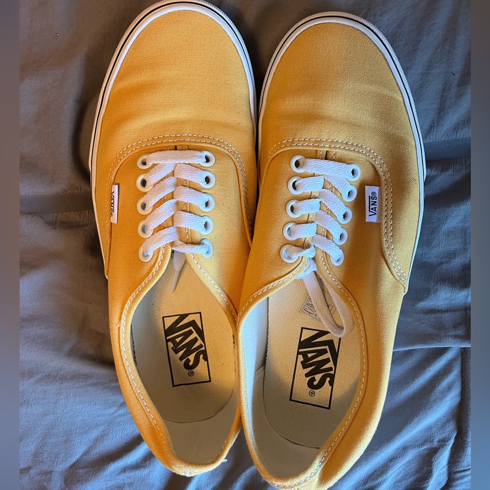 Vans - Picture 2 of 4